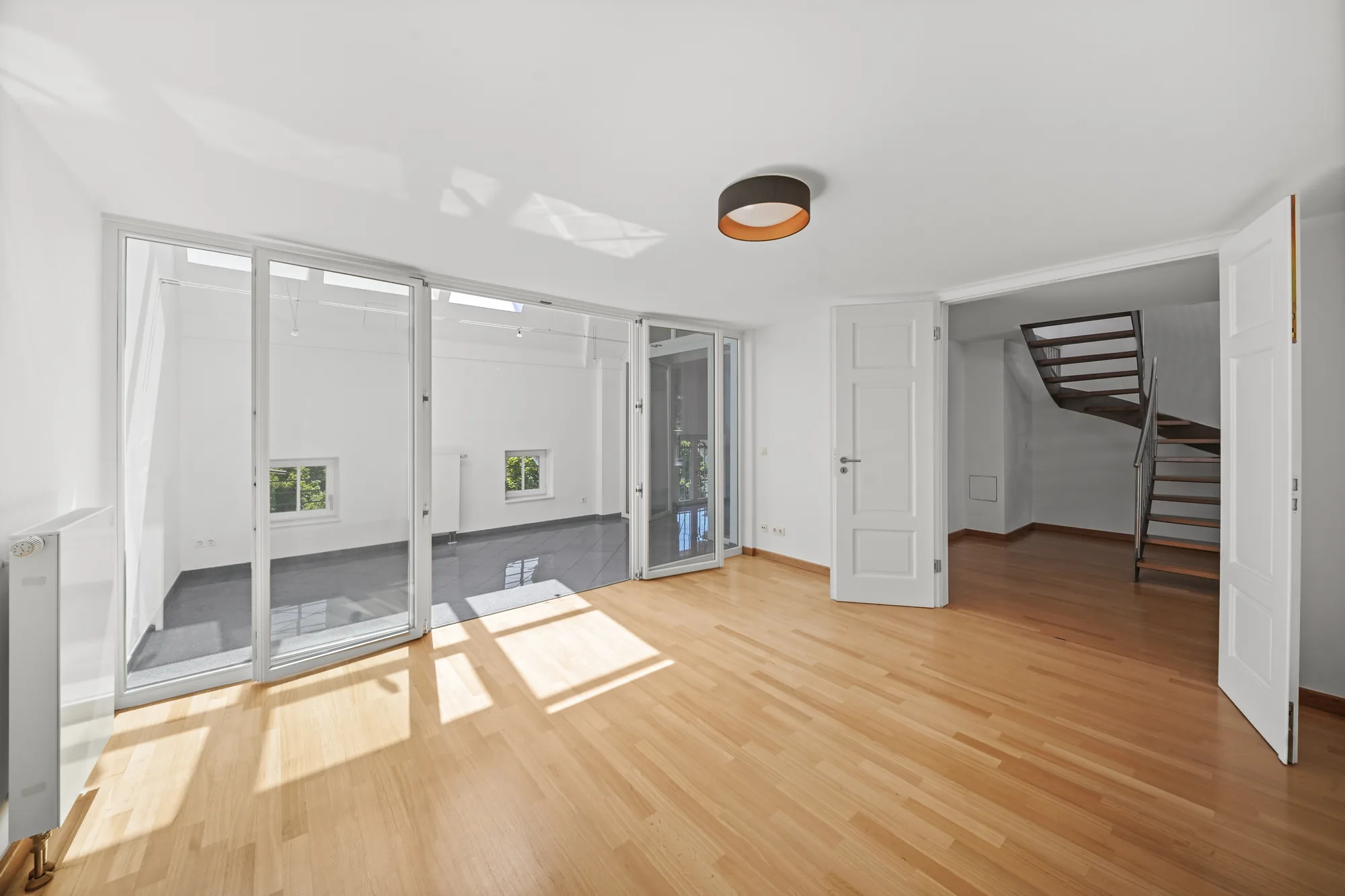 Exposé und Social Media Content für Immobilienmarketing